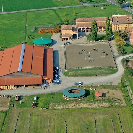 Готель Agriturismo Corte Ghiara Фонтанеллато Екстер'єр фото