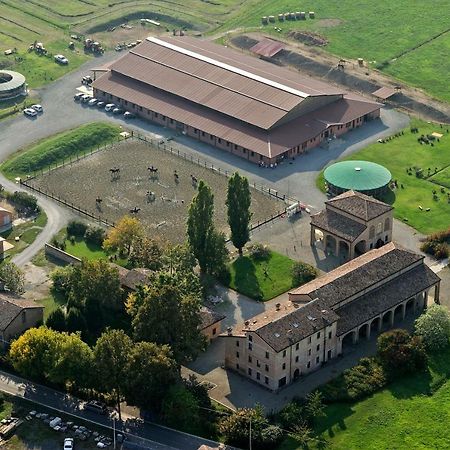 Готель Agriturismo Corte Ghiara Фонтанеллато Екстер'єр фото