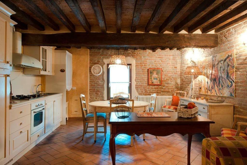 Готель Agriturismo Corte Ghiara Фонтанеллато Екстер'єр фото