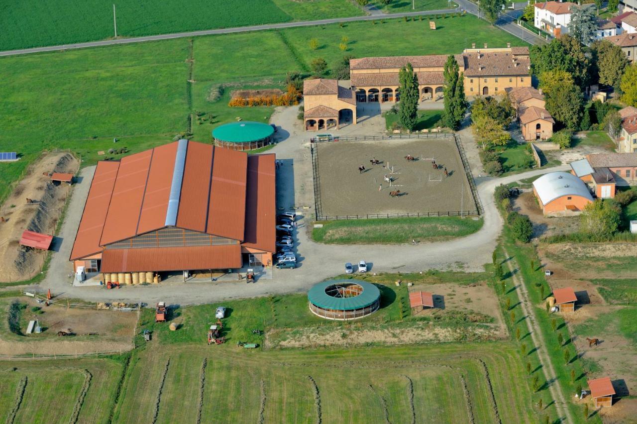 Готель Agriturismo Corte Ghiara Фонтанеллато Екстер'єр фото