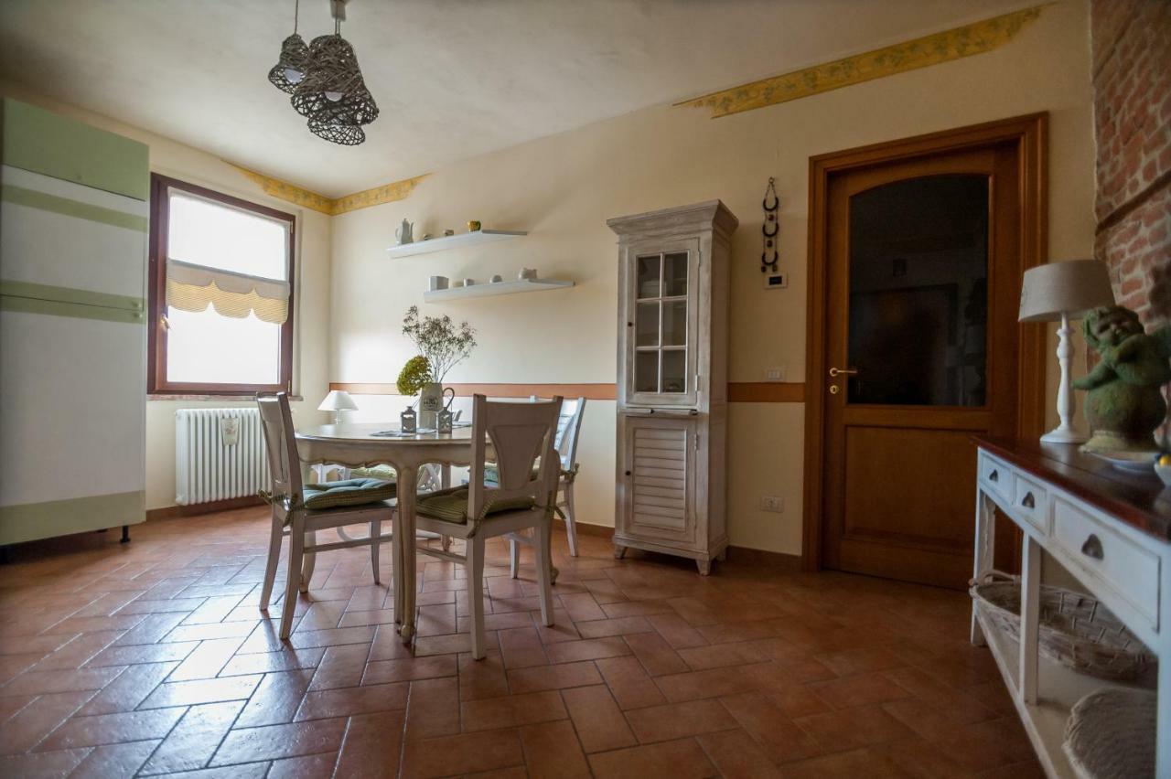 Готель Agriturismo Corte Ghiara Фонтанеллато Екстер'єр фото